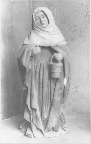 statue : sainte Marthe, vue générale