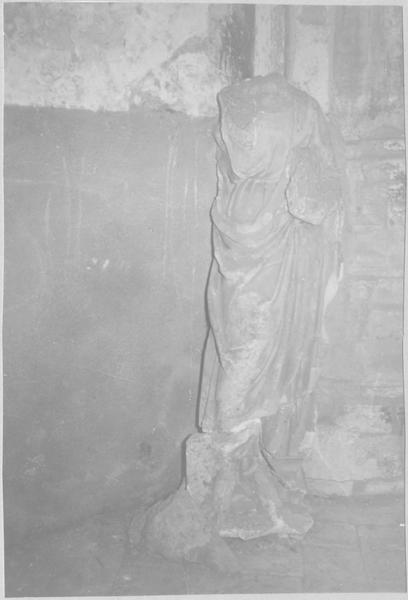 Statue : saint Jean-Baptiste ?