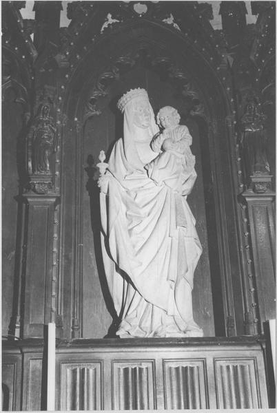 statue : Vierge à l'Enfant, vue générale