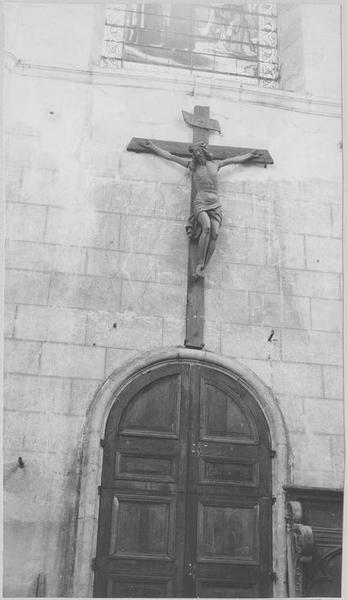 statue : Christ en croix, vue générale - © Ministère de la Culture (France), Médiathèque du patrimoine et de la photographie (objets mobiliers), tous droits réservés