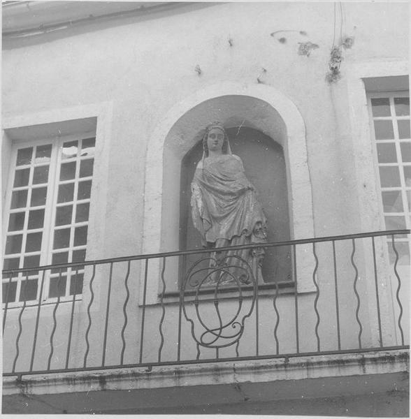 statue : Vierge, vue générale - © Ministère de la Culture (France), Médiathèque du patrimoine et de la photographie (objets mobiliers), tous droits réservés