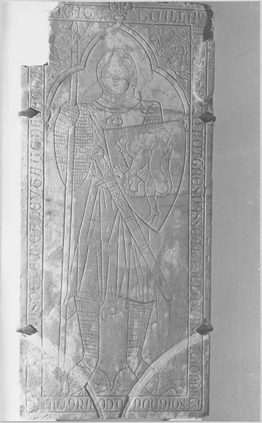 dalle funéraire de Guillaume, seigneur de Saulx, vue générale - © Ministère de la Culture (France), Médiathèque du patrimoine et de la photographie (objets mobiliers), tous droits réservés