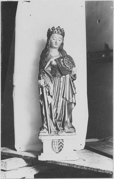 statue : sainte Catherine d'Alexandrie, vue générale