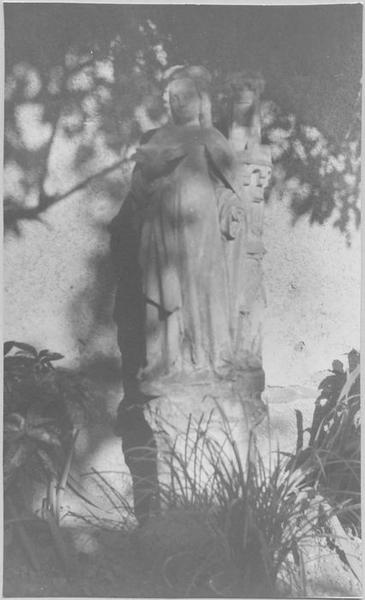 statue : sainte Barbe, vue générale