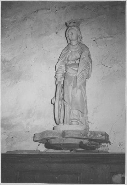 statue : sainte Catherine d'Alexandrie, vue générale