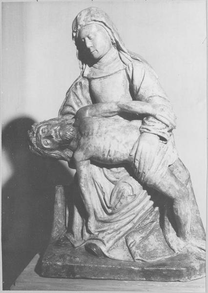 groupe sculpté : Vierge de Pitié, vue générale