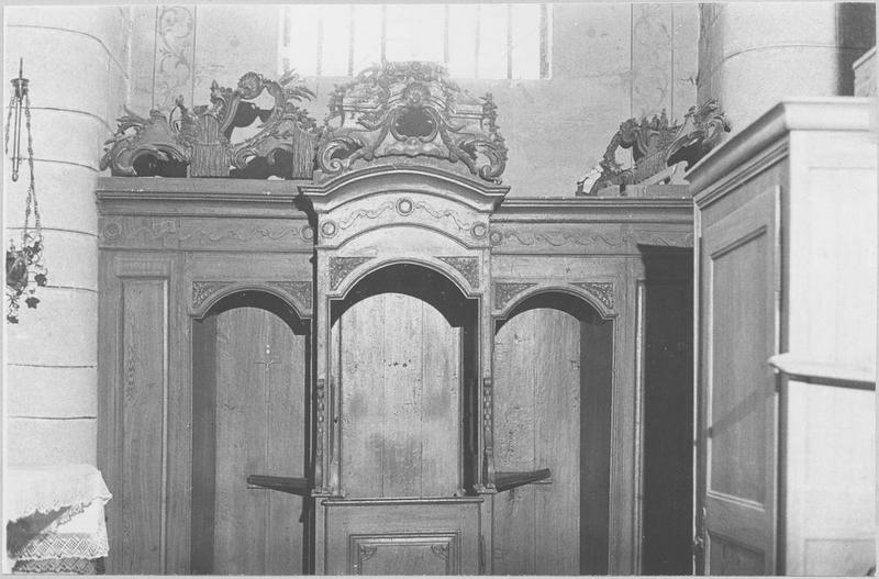 confessionnal, vue partielle