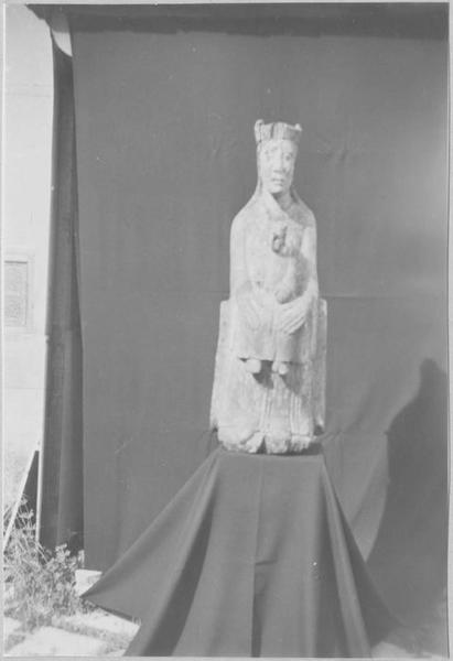 statue : Vierge en majesté, vue générale