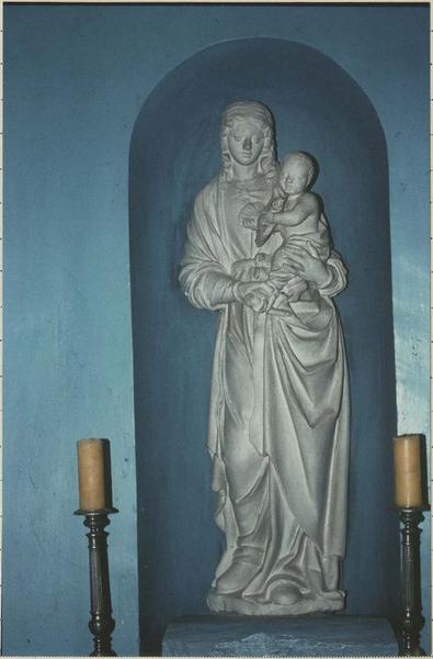 statue : Vierge à l'Enfant tenant un oiseau, vue générale