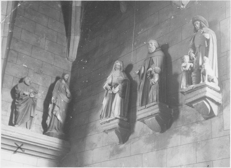 statues : saint Pierre, sacré coeur, saint Joseph et l'enfant, saint Roch, éducation de la Vierge, vue générale