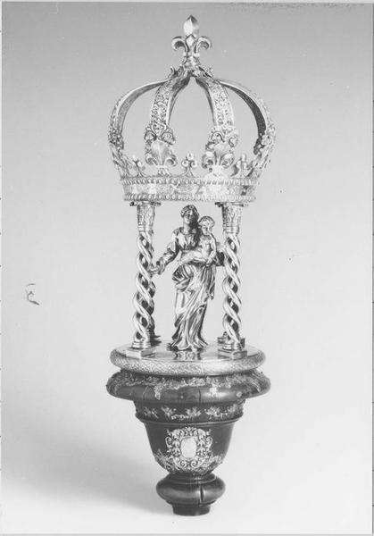 bâton de procession : Vierge à l'Enfant, vue générale - © Ministère de la Culture (France), Médiathèque du patrimoine et de la photographie (objets mobiliers), tous droits réservés