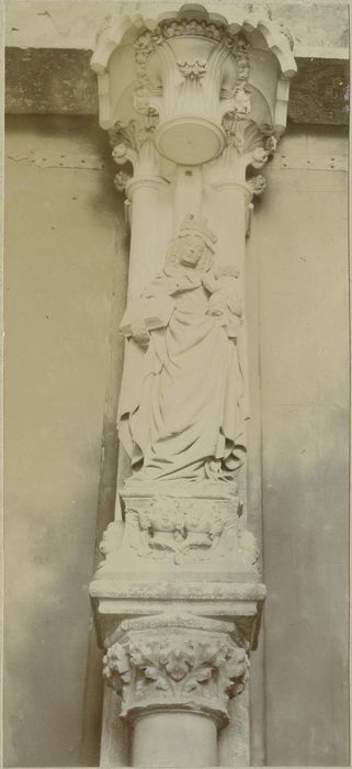 statue : Vierge à l'Enfant, vue générale - © Ministère de la Culture (France), Médiathèque du patrimoine et de la photographie, diffusion RMN-GP