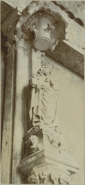 statue : Vierge à l'Enfant, vue générale - © Ministère de la Culture (France), Médiathèque du patrimoine et de la photographie, diffusion RMN-GP