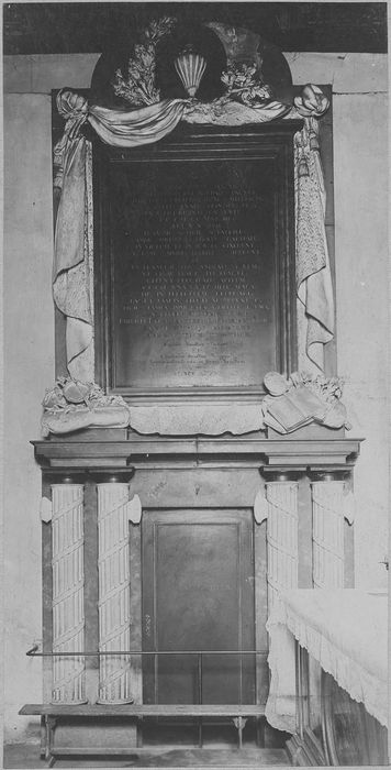 monument funéraire de Fyot de la Marche ; cénotaphe de la famille Fyot de la Marche, vue générale