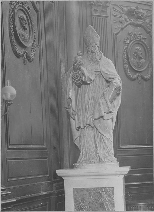 Statue : saint Ambroise