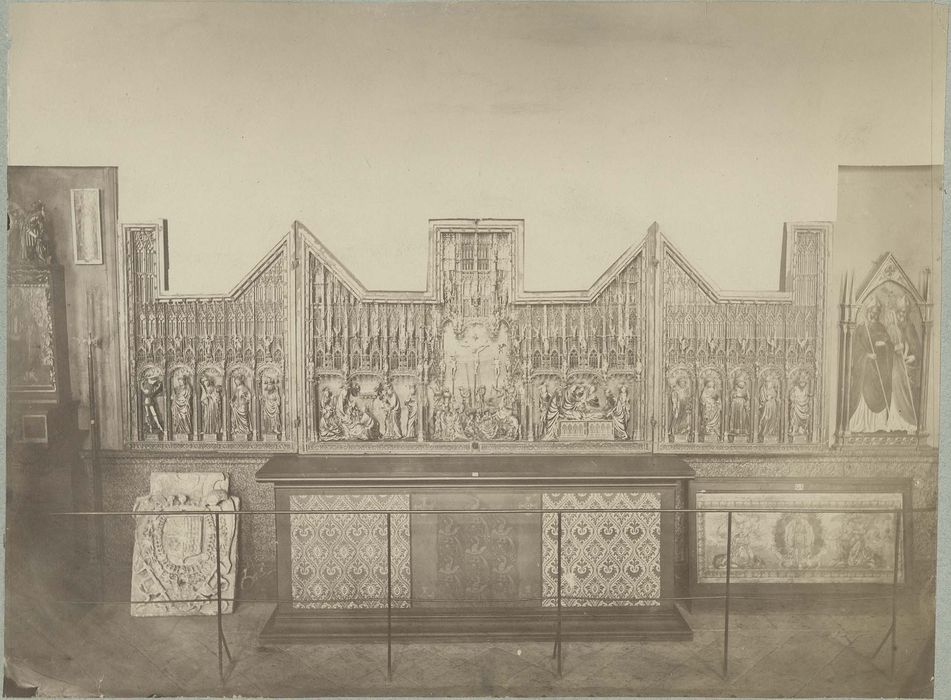 retable : la Crucifixion, vue générale
