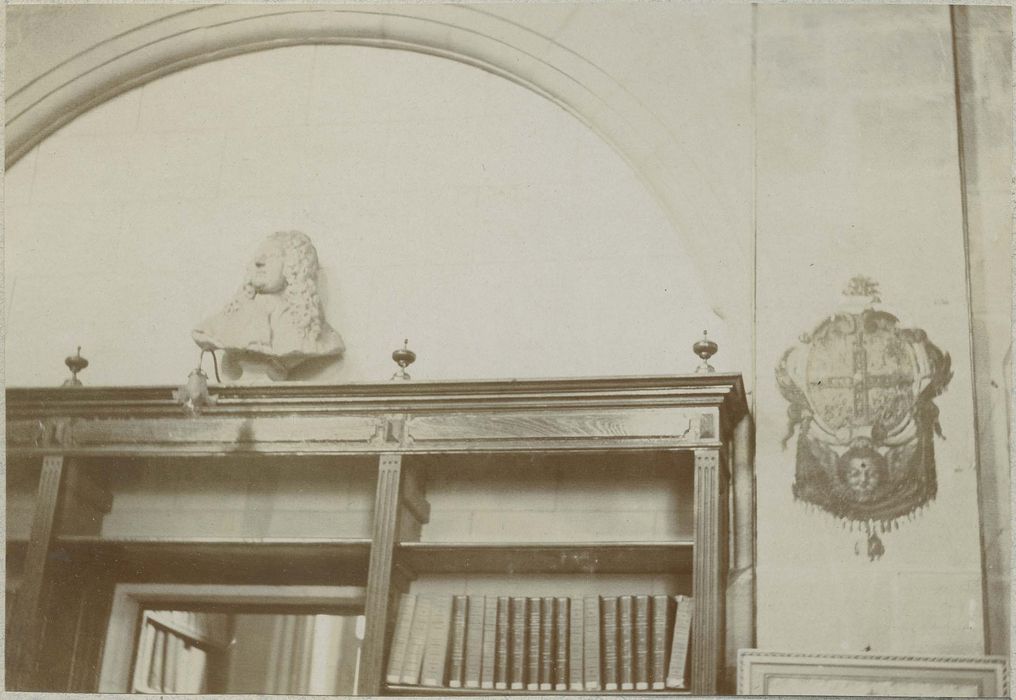 bustes de Jean Bouhier, vue générale - © Ministère de la Culture (France), Médiathèque du patrimoine et de la photographie, diffusion RMN-GP