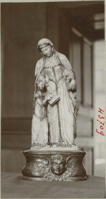 Groupe sculpté : Education de la Vierge