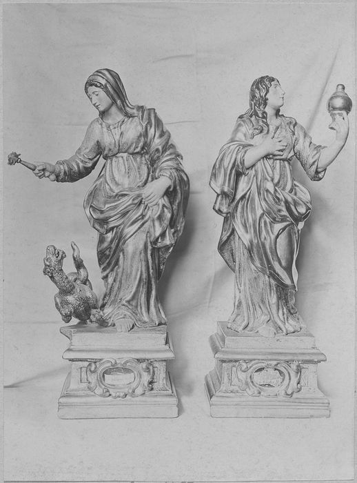 statues-reliquaires : sainte Marthe, sainte Madeleine, vue générale