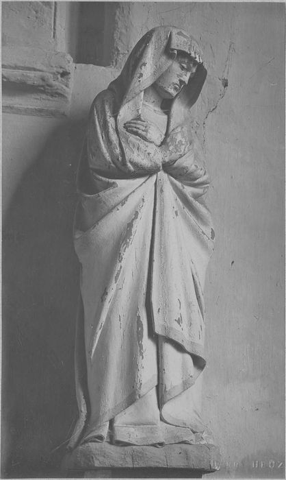 statue : la Vierge, vue générale