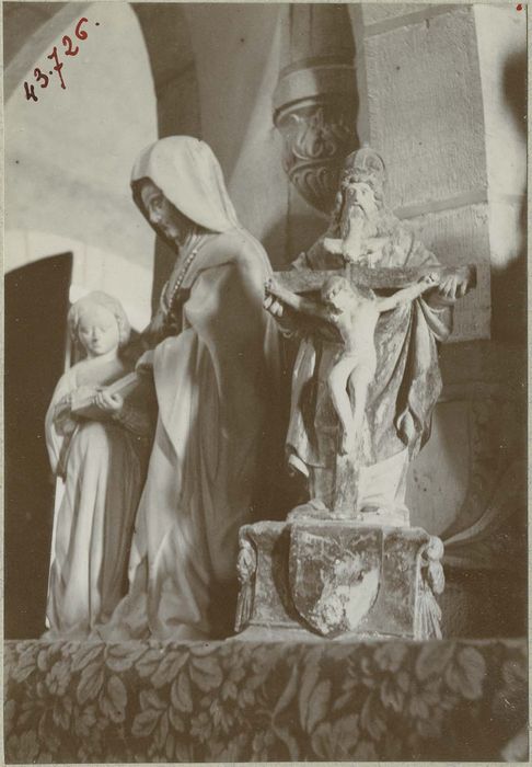 groupes sculptés : la Trinité, éducation de la Vierge, vue générale