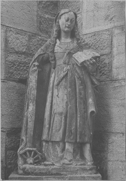 Statue : sainte Catherine d'Alexandrie