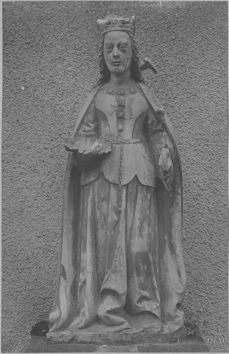 Statue : sainte Reine