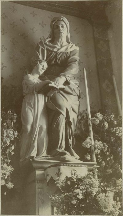 groupe sculpté : Education de la Vierge, vue générale