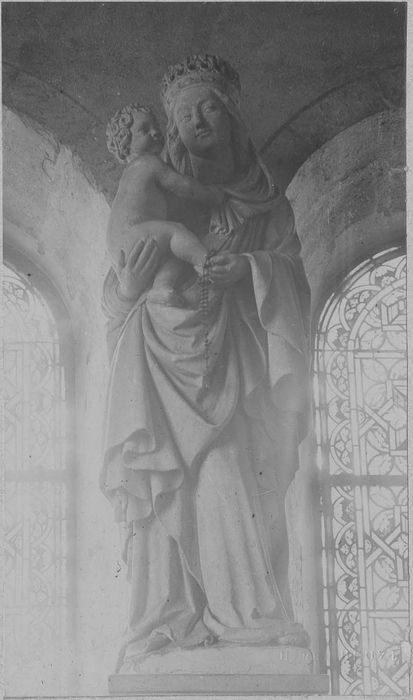 Statue : Vierge à l'Enfant