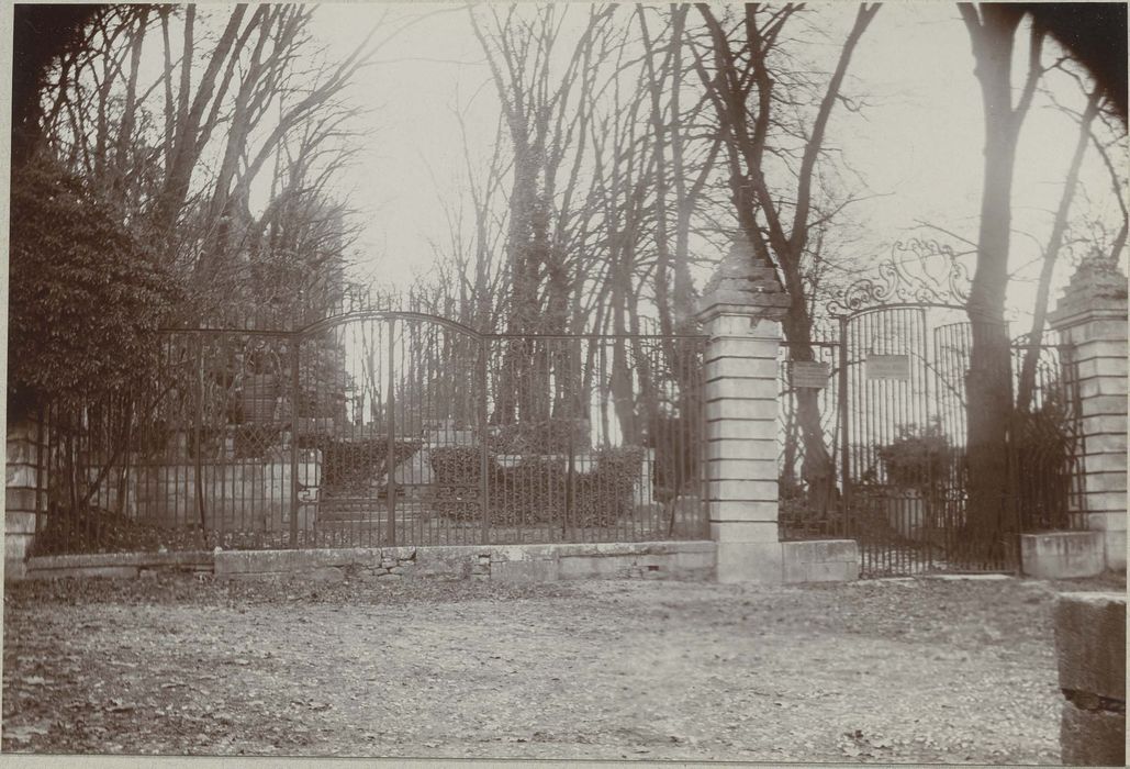 portail d’entrée du parc, vue générale - © Ministère de la Culture (France), Médiathèque du patrimoine et de la photographie, diffusion RMN-GP