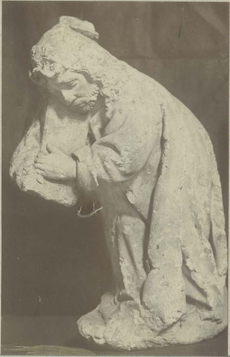 statue : le Christ portant sa croix, vue générale - © Ministère de la Culture (France), Médiathèque du patrimoine et de la photographie, diffusion RMN-GP
