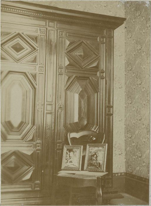 armoire, vue partielle - © Ministère de la Culture (France), Médiathèque du patrimoine et de la photographie, diffusion RMN-GP
