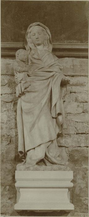 statue : Vierge à l'Enfant, vue générale