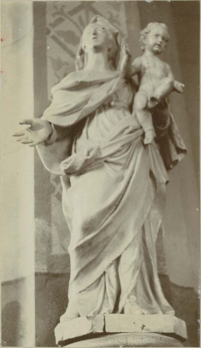 statue : Vierge à l'Enfant, vue générale