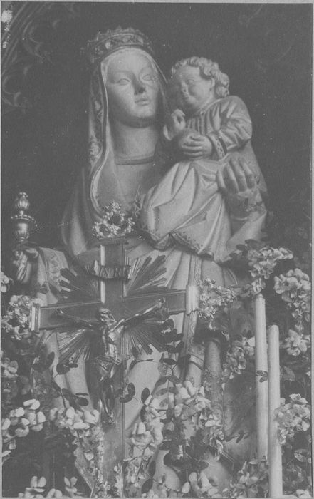 statue : Vierge à l'Enfant, vue partielle