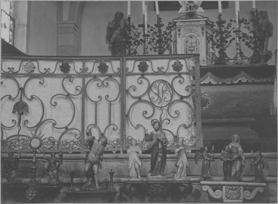 bâtons de procession : l'Education de la Vierge, saint Sébastien, monstrance entre deux anges céroféraires, saint Barthélémy, vue générale