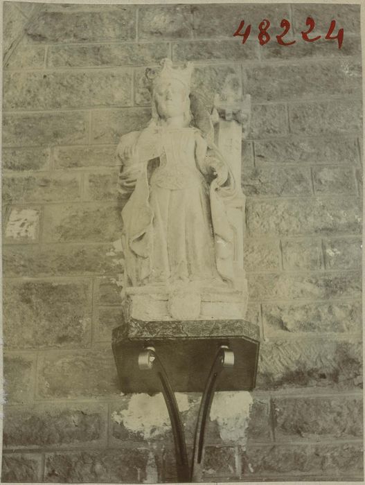 Statue : sainte Barbe