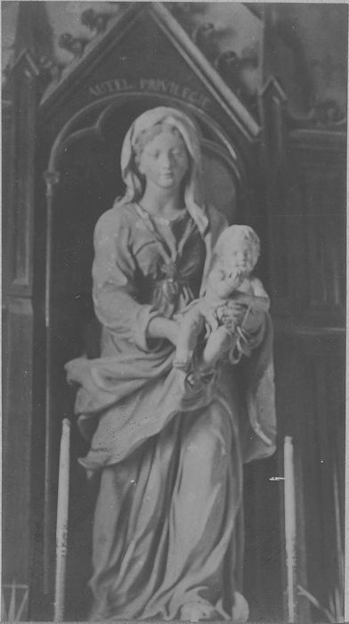 Statue : Vierge à l'Enfant