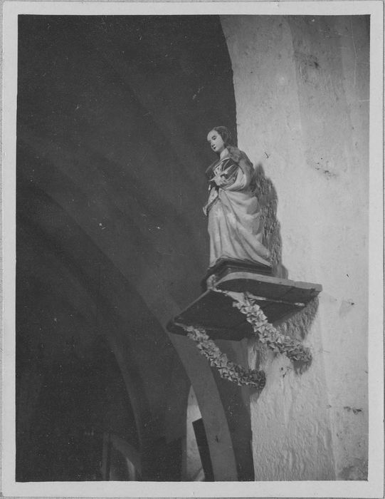 statue : sainte Barbe, vue générale