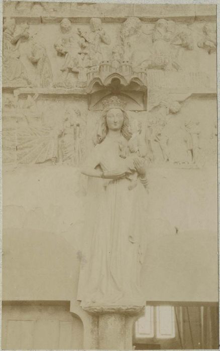 statue : Vierge à l'Enfant, vue générale - © Ministère de la Culture (France), Médiathèque du patrimoine et de la photographie, diffusion RMN-GP