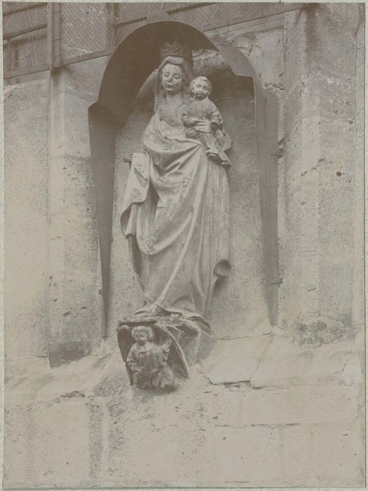 statue : Vierge à l'Enfant, vue générale