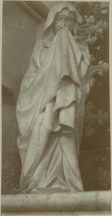 statue : sainte femme, vue générale - © Ministère de la Culture (France), Médiathèque du patrimoine et de la photographie, diffusion RMN-GP