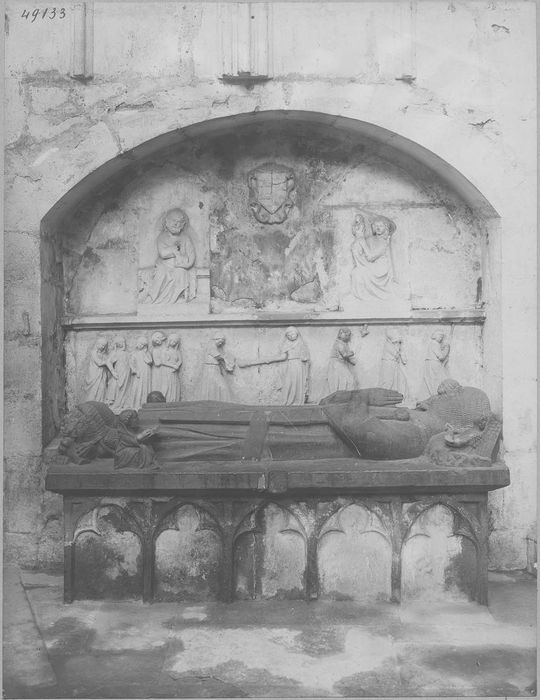 monument funéraire d'un chevalier (gisant), vue générale