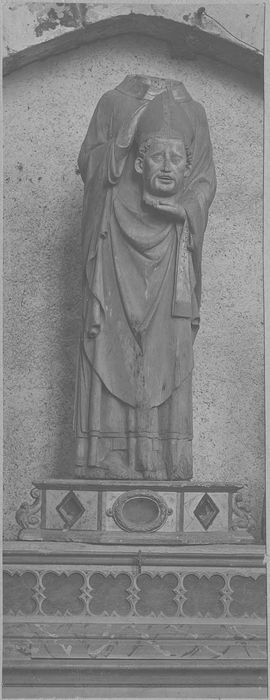 statue : saint Denis, vue générale