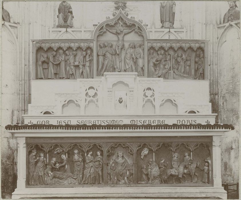 retable et devant d'autel : la Crucifixion et scènes de la vie et de la mort de saint Thibault, vue générale