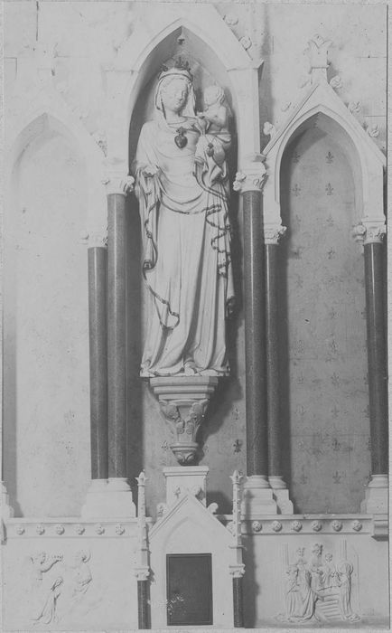 statue : Vierge à l'Enfant, vue générale