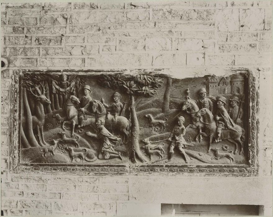 bas-relief : la Chasse de saint Hubert, vue générale - © Ministère de la Culture (France), Médiathèque du patrimoine et de la photographie, diffusion RMN-GP