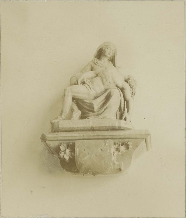 groupe sculpté : Vierge de Pitié, vue générale