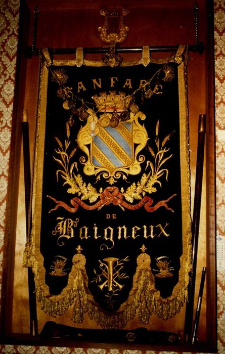 bannière de la fanfare communale - © Ministère de la Culture (France), Médiathèque du patrimoine et de la photographie, diffusion RMN-GP