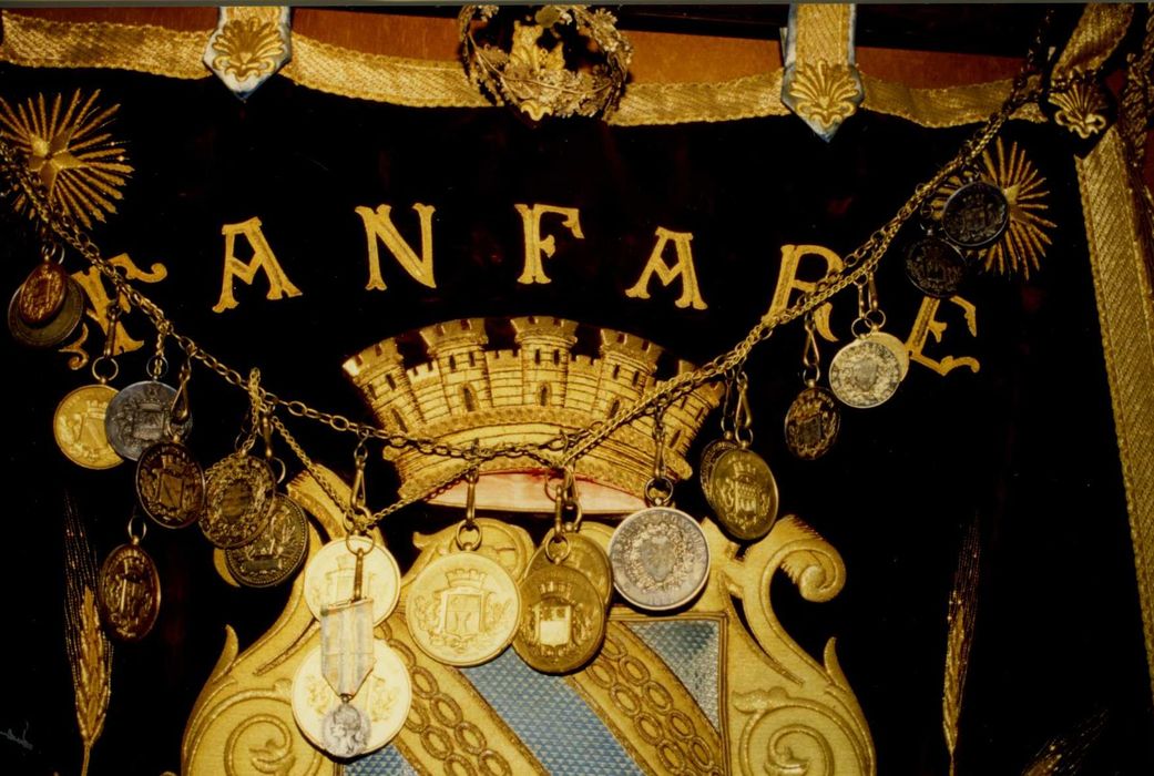 bannière de la fanfare communale, détail - © Ministère de la Culture (France), Médiathèque du patrimoine et de la photographie, diffusion RMN-GP